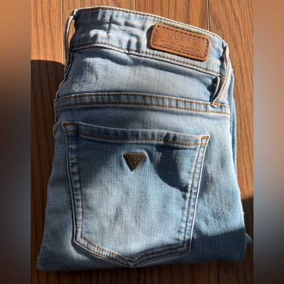 SOLD Guess Power Curvy mid-rise skinny jeans size 26 - Picture 3 of 9